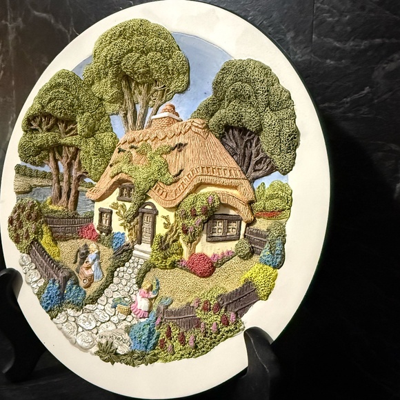 DAVENPORT STUDIOS “Lilac Cottage” Collector Plate #1427A - Picture 2 of 12